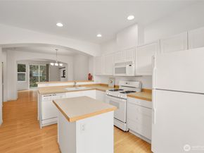 22609 42nd Place S, Kent WA 98032