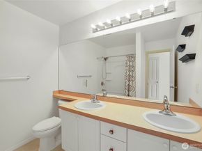 22609 42nd Place S, Kent WA 98032