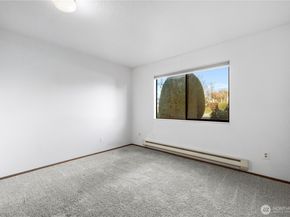 22508 6th Avenue S 1, Des Moines WA 98198