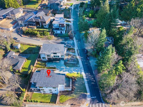 10204 NE 43rd Street, Kirkland WA 98033