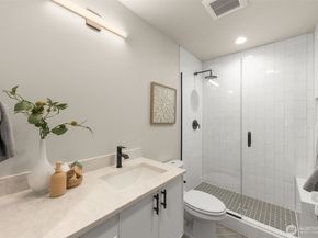 1104 C 34th Avenue, Seattle WA 98122