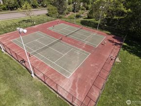 24341 SE 42nd Place, Issaquah WA 98029