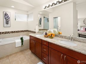 24341 SE 42nd Place, Issaquah WA 98029