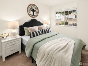 24341 SE 42nd Place, Issaquah WA 98029