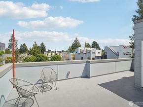 9032 14th Avenue NW D, Seattle WA 98117