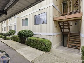 26425 Pennsylvania Avenue NE 14, Kingston WA 98346