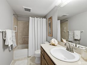 26425 Pennsylvania Avenue NE 14, Kingston WA 98346