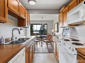 26425 Pennsylvania Avenue NE 14, Kingston WA 98346