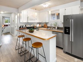 942 N 82nd Street, Seattle WA 98103