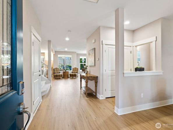 20507 9th Avenue W, Lynnwood WA 98036