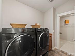 20507 9th Avenue W, Lynnwood WA 98036