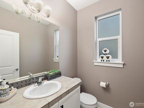 20507 9th Avenue W, Lynnwood WA 98036