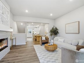 19244 NE 69th Circle 104, Redmond WA 98052