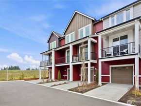 19244 NE 69th Circle 104, Redmond WA 98052