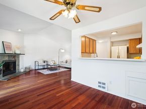 5813 S 238th CT F2, Kent WA 98032