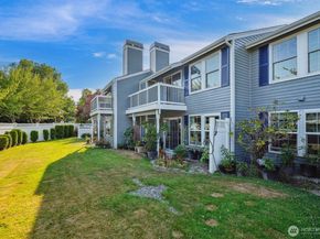 5813 S 238th CT F2, Kent WA 98032