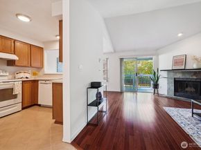 5813 S 238th CT F2, Kent WA 98032