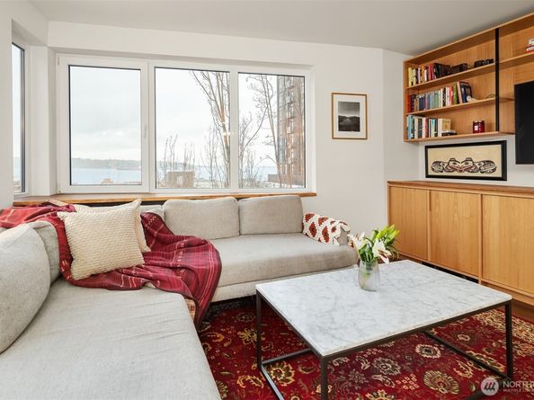 2504 Western Avenue 422, Seattle WA 98121