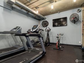 2504 Western Avenue 422, Seattle WA 98121