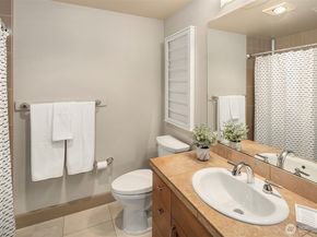 1840 25th Avenue NE 202, Issaquah WA 98029