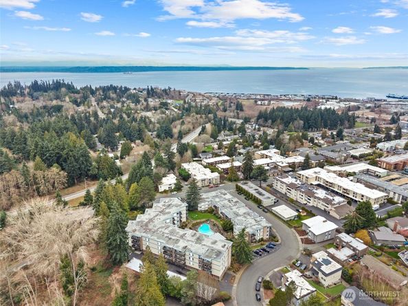 550 Elm Way 308, Edmonds WA 98020