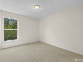 550 Elm Way 308, Edmonds WA 98020