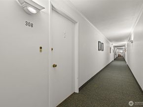 550 Elm Way 308, Edmonds WA 98020