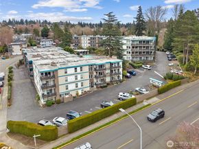 550 Elm Way 308, Edmonds WA 98020