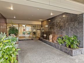 550 Elm Way 308, Edmonds WA 98020