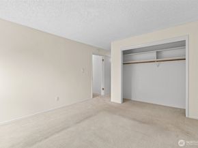 550 Elm Way 308, Edmonds WA 98020