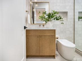 18607 104th Avenue NE A, Bothell WA 98011