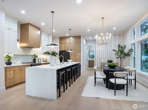 18607 104th Avenue NE A, Bothell WA 98011