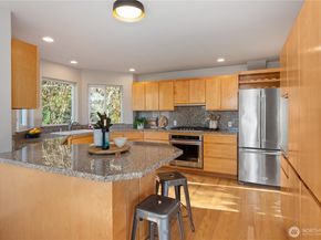 1033 W Mukilteo Boulevard, Everett WA 98203