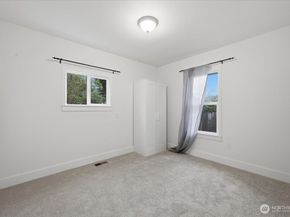 8127 11th Avenue SW, Seattle WA 98106