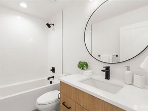 957 N 35th Street, Seattle WA 98103