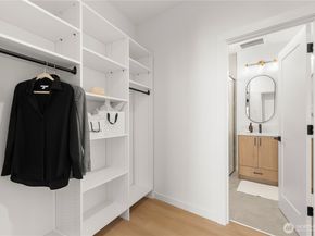 957 N 35th Street, Seattle WA 98103