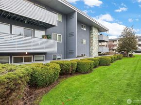 22612 6th Avenue S 15, Des Moines WA 98198