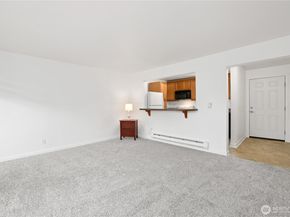 22612 6th Avenue S 15, Des Moines WA 98198