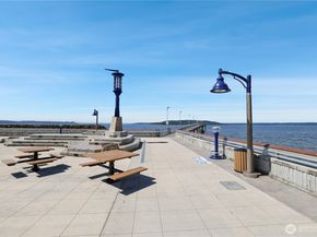 22612 6th Avenue S 15, Des Moines WA 98198