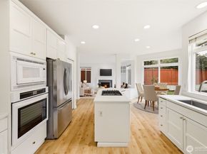2005 NE 35th Place, Renton WA 98056