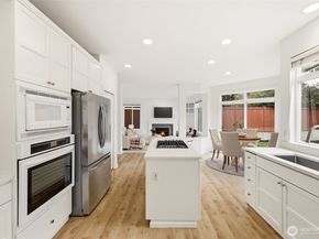 2005 NE 35th Place, Renton WA 98056