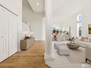 2005 NE 35th Place, Renton WA 98056