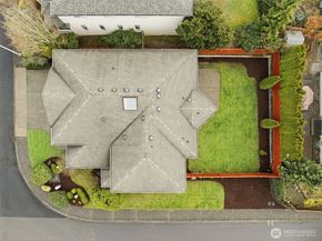 2005 NE 35th Place, Renton WA 98056