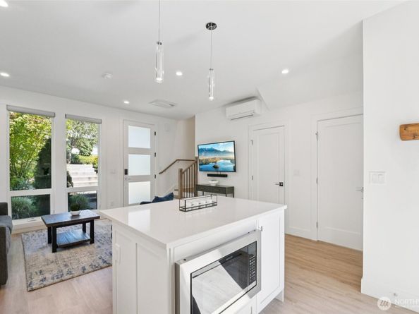 3537 NE 93rd Street, Seattle WA 98115