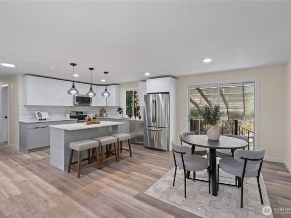 2012 S 331st Street, Federal Way WA 98003