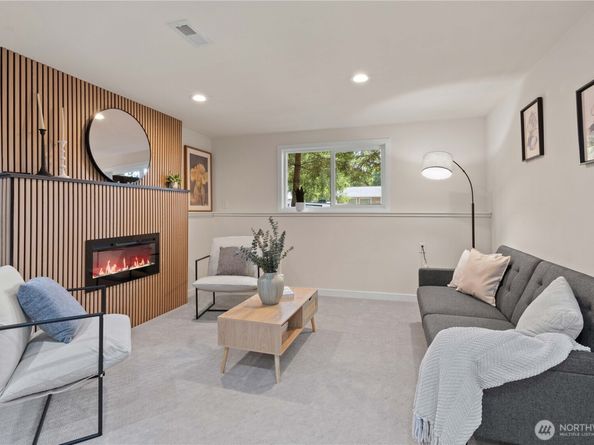 2012 S 331st Street, Federal Way WA 98003