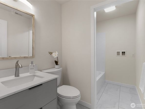 2012 S 331st Street, Federal Way WA 98003