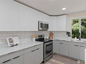 2012 S 331st Street, Federal Way WA 98003