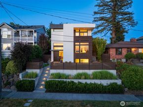 8244 2nd Avenue NE, Seattle WA 98115