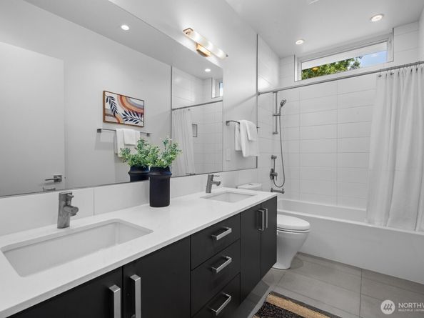 8244 2nd Avenue NE, Seattle WA 98115